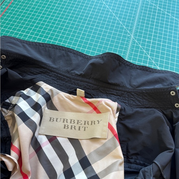 Burberry Black Outerwear - Picture 6 of 15